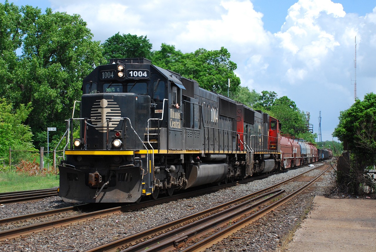 Who needs to drive to Conneaut, Ohio and the CN Bessemer Sub. to photograph IC SD70s when you can seen them leading right here in Southern Ontario? A few hours earlier 148 went through with IC 1009 leading, and CN 331 is shown here with IC 1004 leading.