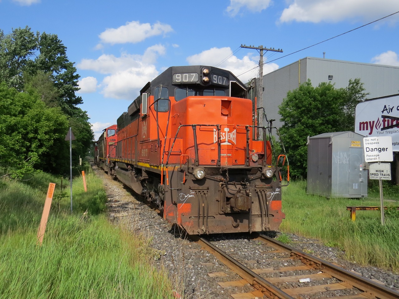 CN A434 heads back towards London Jct with a PA leader to merge back on to the CN Dundas Sub after wying their power on the GEXR Guelph Sub