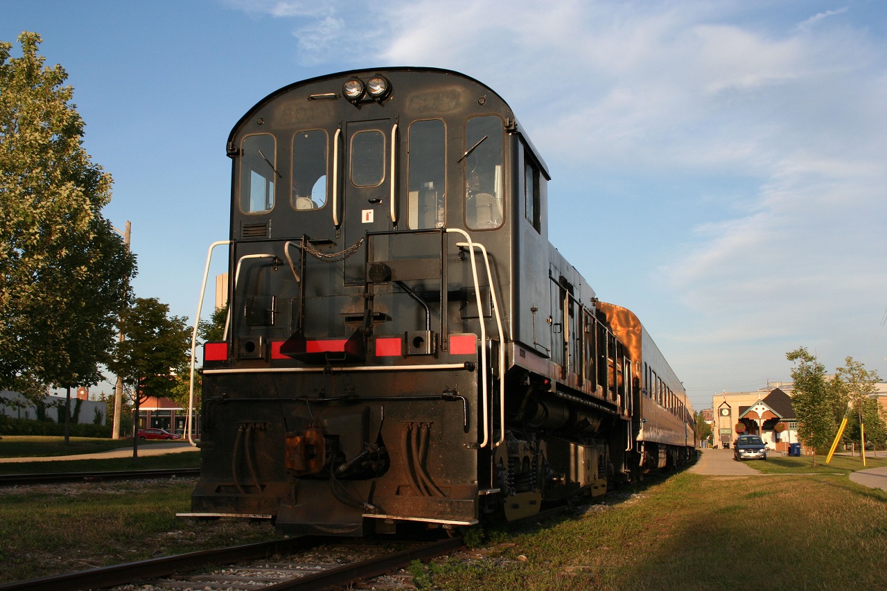 From my records on this photograph (which goes as far as the file name), this locomotive is from OSR. It may have been repainted into OSR paint, though I'm not sure. And I'm not sure how it ended up in Waterloo coupled to those ex-VIA blue coaches that the Waterloo Central acquired. This needs to be open for discussion...