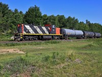 CN 595 southbound approaching Parkersville with some classic GMD power.