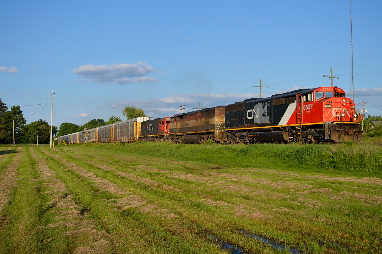 CN 399 blasts through Lynden with a stellar consist of CN 5527, BCOL 4609 and CN 5438 during some awesome golden last light of the day.  Kind of makes up for missing getting an unhooked shot of BLE 907 at Paris West...I did say kind of not totally.