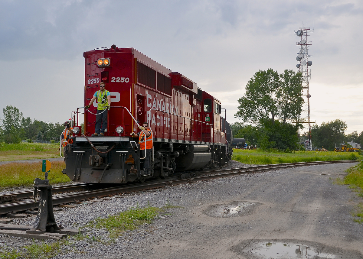 CP 2250 is on the south leg of the wye that leads from CP's Adirondack sub to the Lasalle Loop. It will shove two cars into Fleischmann's Yeast and pull out seven empties before heading back to the main line.