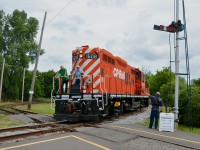CP 1608 is returning from the Des Bouleaux spur where it did some brush trimming. 