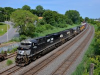 CN 529 has four NS units, including an ex-UP SD9043MAC as it passes through Montreal West. Power is NS 7685, NS 2567, NS 9885 & NS 7303.