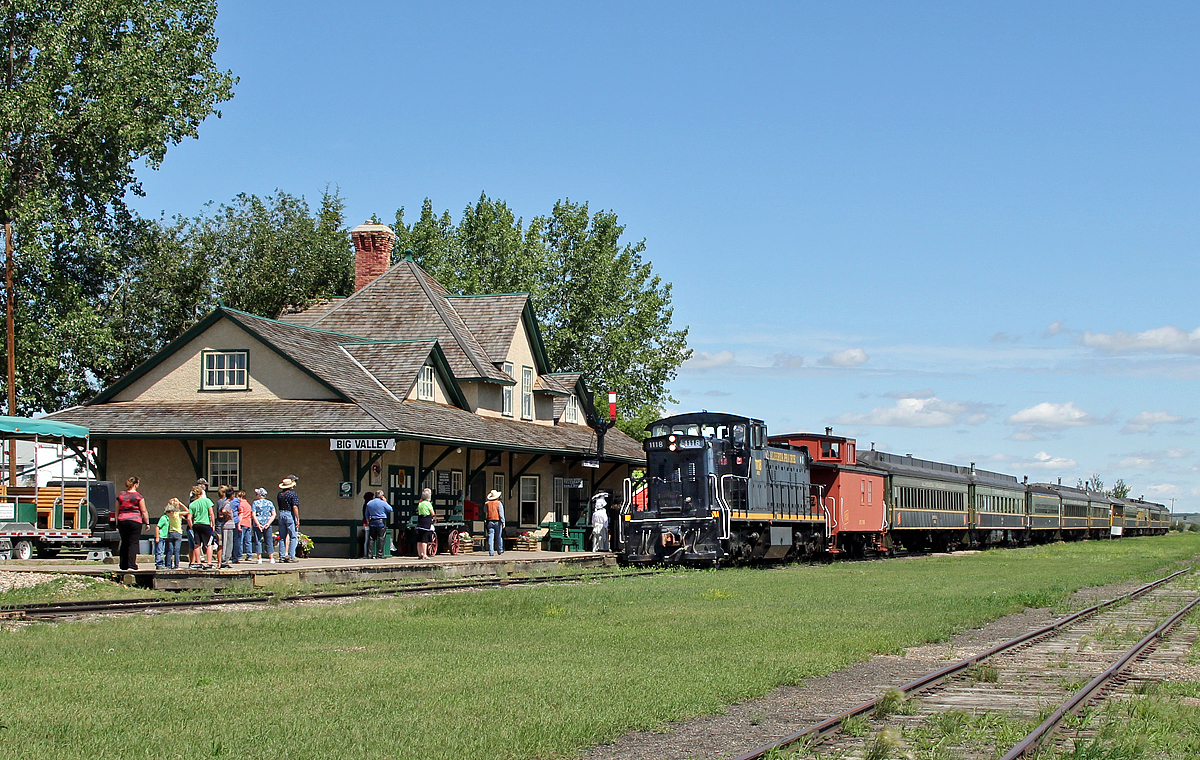 Ex CN GMD-1m now on roster with Alberta Prairie Railway Excursions brings the tourist train from Stettler into Big Valley Station.