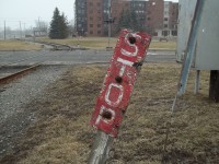 Sometimes little gems are hidden along tracks that you don't realise. Along the Fonthill spur, there use to be an old fashioned wooden stop sign. Stop signs along rails are odd enough, but rarely you see one like this. Sometime during 2014 this was removed and replaced with a regular stop sign. 