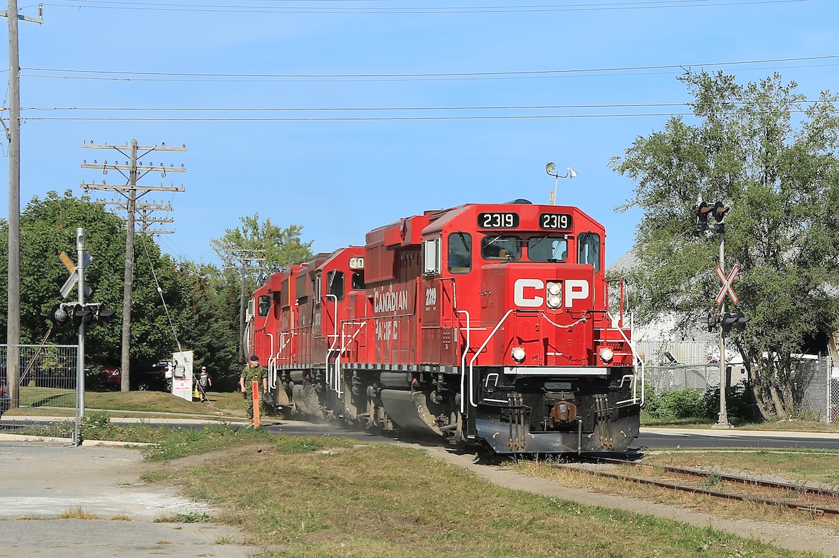 T07 passes through Peterborough en route to Toronto Yard with 30 cars in tow.