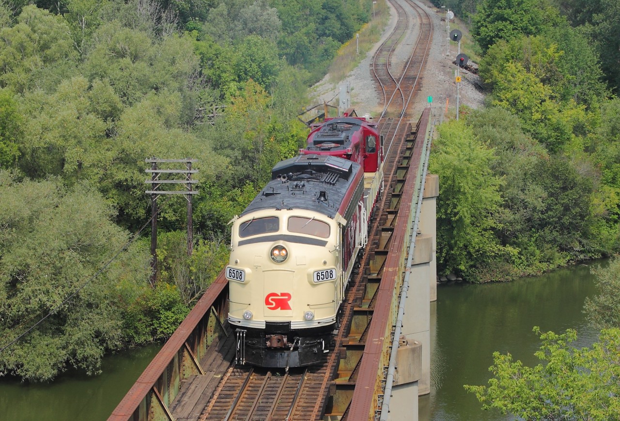 The OSR Woodstock Job heads to Coakley siding to lift 23 autoracks, with OSR 6508 and 1620.