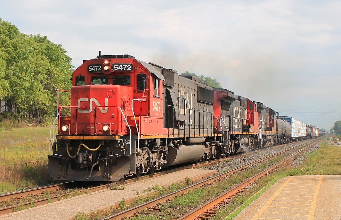 Recently I had begun to wonder what had happened to all the "recycled" locos? Today I got my answer with this long westbound with many tank cars on the front. The power was SD60 5472, C40-8W 2198 and C40-8 2123.