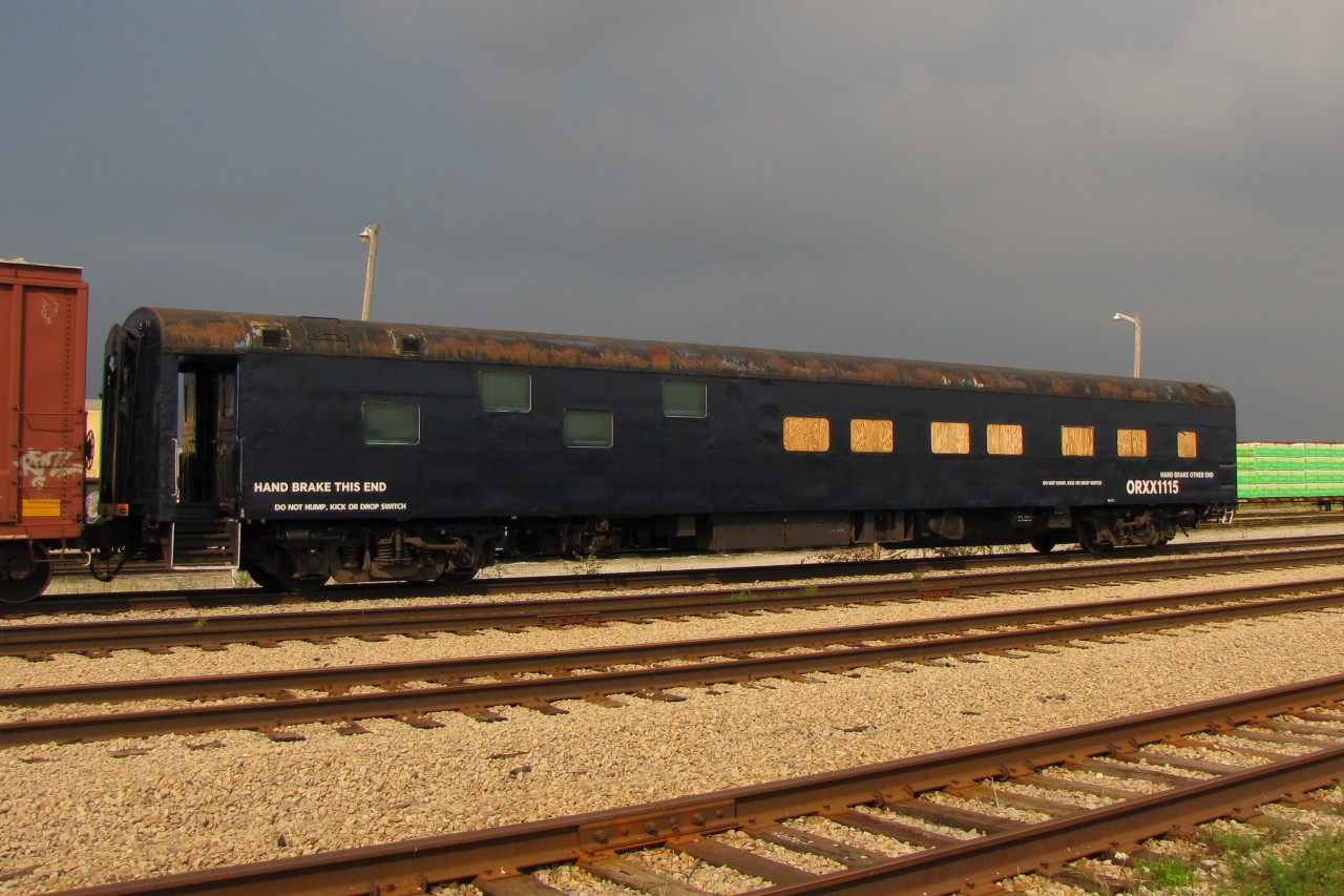 Back on Canadian soil. 

Rapido Trains recently acquired the ex-VIA, ex-CN “E” series sleeping car, Edmundston. It was built in 1954 for CN as #1115, one of 52 cars in the E series. These cars were named after cities and towns in Canada with names beginning with E, and they each had four sections, eight duplex roomettes, and four double bedrooms.

It is seen here, in Canada, for the first time in many years.