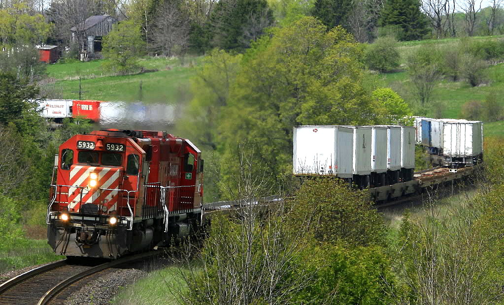 CP's daylight eastbound Expressway blazes through Newtonville with 2 SD40's