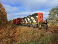 CN 595 approaching Bethune Rd. N. returning to Huntsville with a couple of loads from Panolam in Martins. 