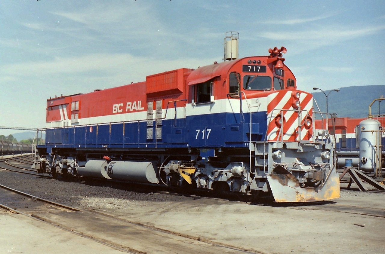 BCR 717 was just sitting there in the sun just south of BCR shops in North Vancouver, so I photographed it. The sad part is that CN has removed any trace of the shops.