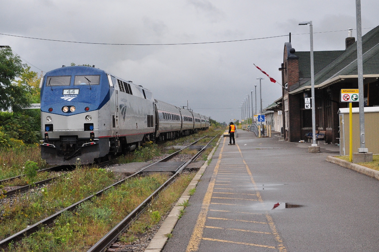 Amtrak #44, GE P42DC  ( 1996 ) leads  VIA 97 / Amtrak 64  at St Catherines. 


All too common today that the fans out number the entraining / detraining paying passengers.


At  VIA / GO  St. Catherines  09:44  September 12, 2015 image by S.Danko.