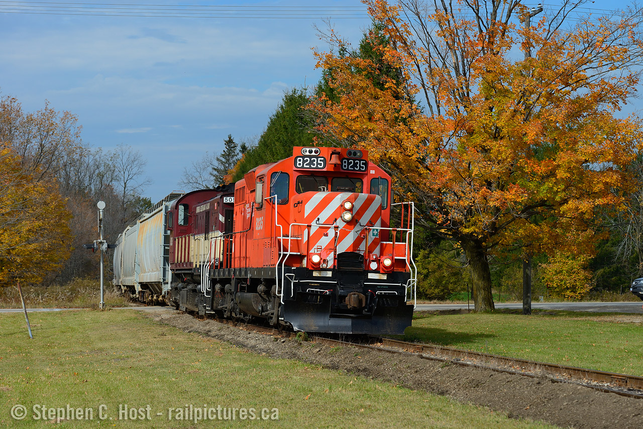 >It is 1245 and OSR is on their way back to Guelph Junction- OSR has been starting lately at 0500 maing for relatively early return from Guelph, perfect for catching some southbound action during fall colour season.