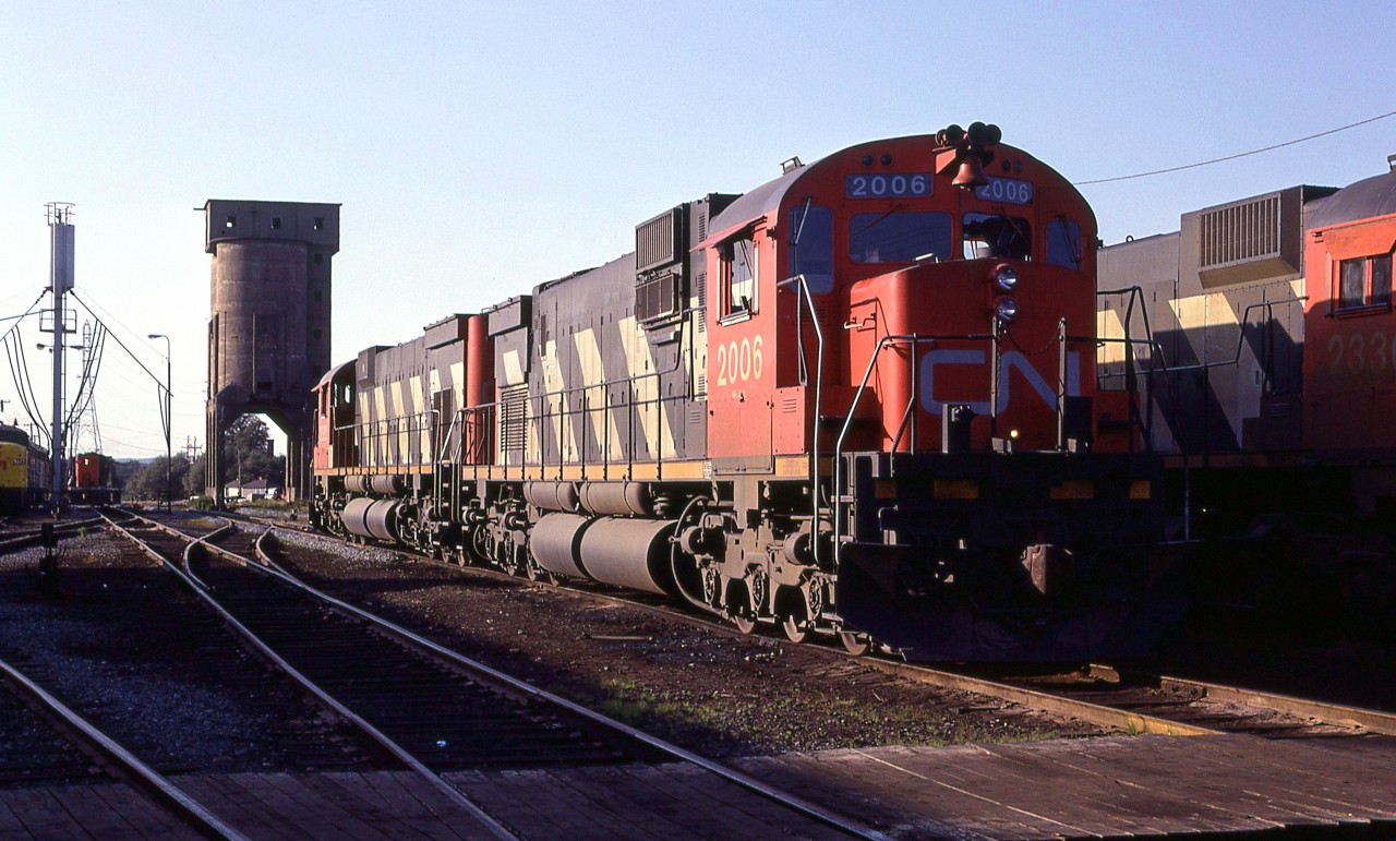 A typical morning at Fairview Shops in mid 1980 - C-630's, M-636's, RSC-14's and FPA-4's. Why was I so stingy (read "cheap") with Kodakchrome?