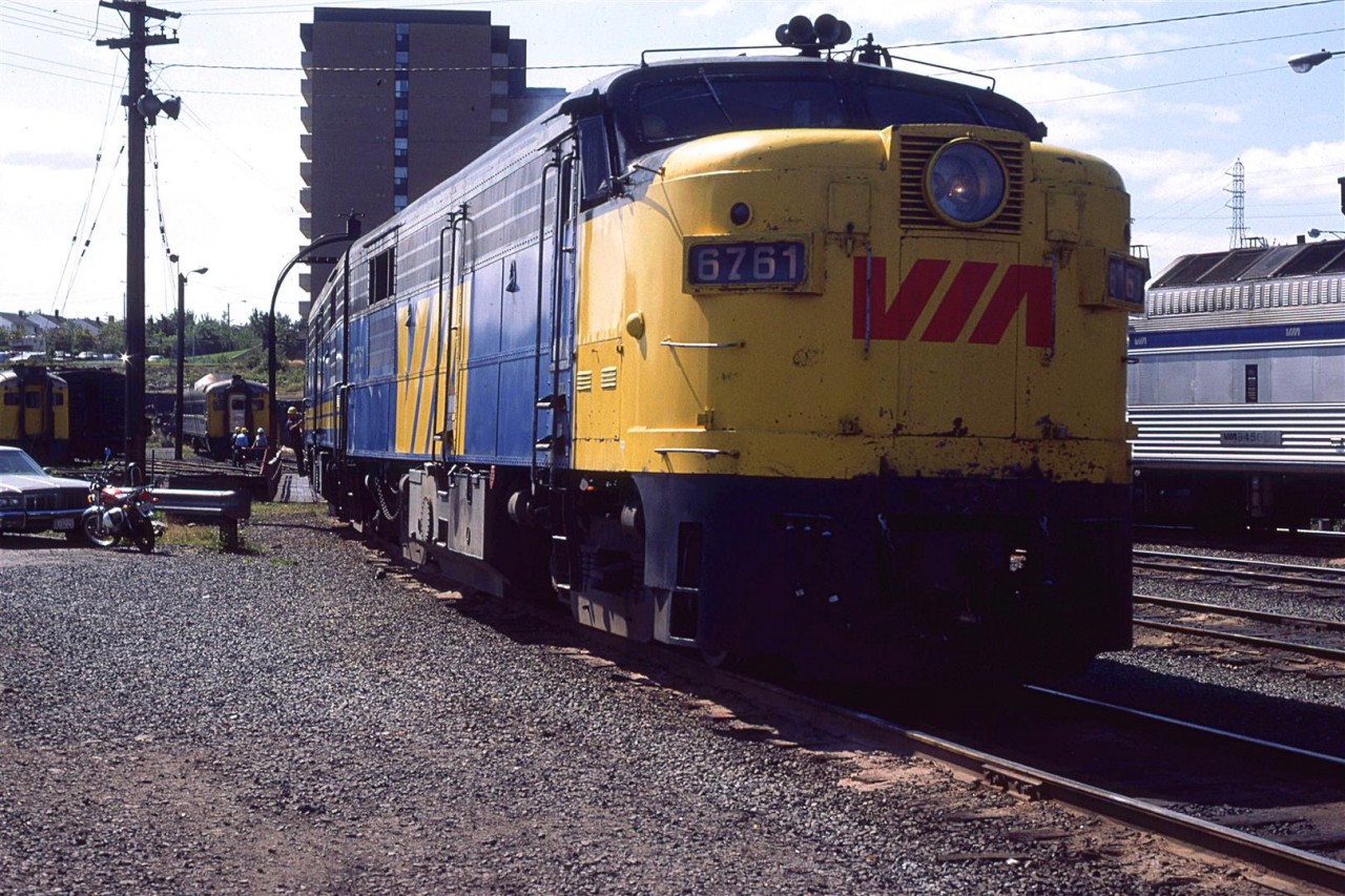 I am not sure that all 3 locomotives could fit on the turntable. I suspect that the 3 are being assembled in the photo.
