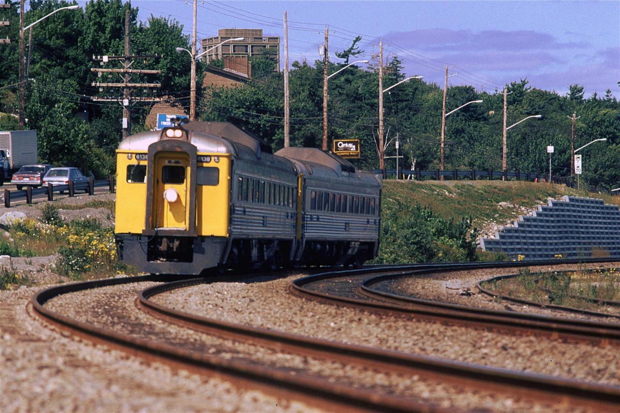 A RDC rounds the curve at the south end of Rockingham Yard.