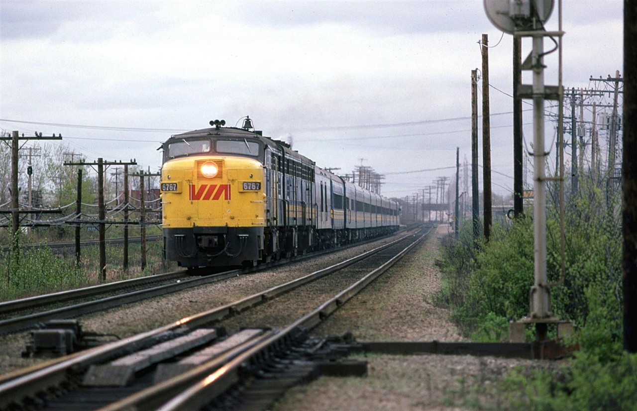 I had another layover at Dorval, while returning to U of Waterloo, so I went to the tracks again.
First up was this westbound VIA train. Given its length, I suspect that it went directly to Toronto (not via Ottawa).