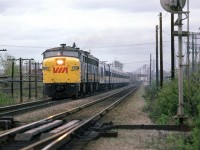 I had another layover at Dorval, while returning to U of Waterloo, so I went to the tracks again.
First up was this westbound VIA train. Given its length, I suspect that it went directly to Toronto (not via Ottawa).