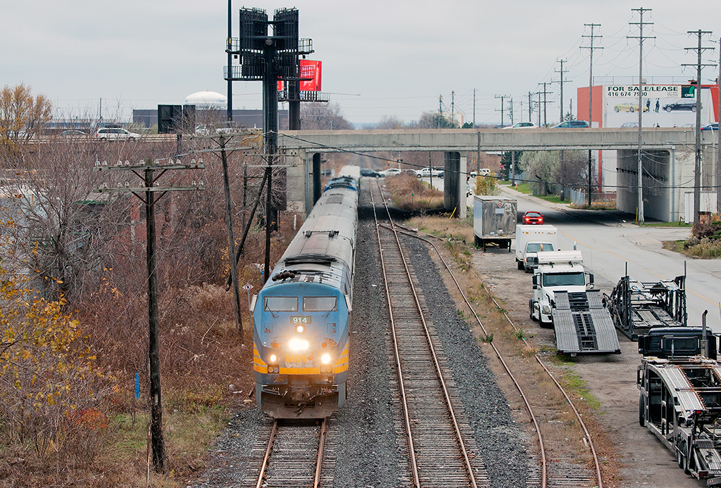 The second of four deadhead detours trundles up the Eastbound Canpa for the roundabout trip to Union.