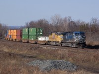 CEFX 1059-UP 5112 pull the daily Chicago-Montreal freight through Lovekin.