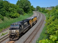 <b>CN 393, late and light.</b> CN 393 is returning light towards Taschereau Yard a day later than usual, after dropping his train off at Southwark yard. This power came into Montreal on CN 529 and went to Richmond on CN 394 where the crew booked rest. 