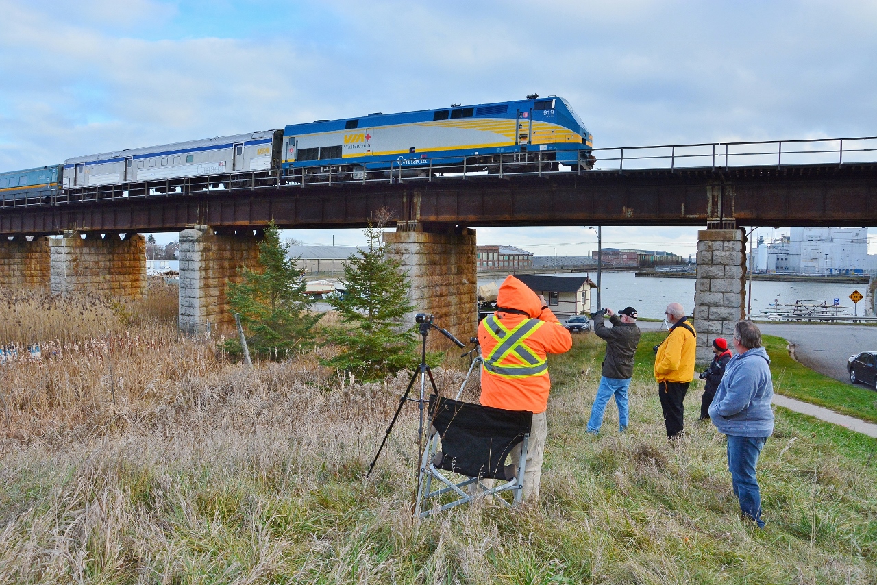 The Fan Crew awaiting the CPR Christmas Train witnessed  Via #63 on the GTR 1851 built Ganaraska Viaduct.
 

The Crew from Bolingbroke; Port  Hope; Mississauga; Toronto and Port Hope.
 

14:32 November 30, 2015 image by S. Danko
