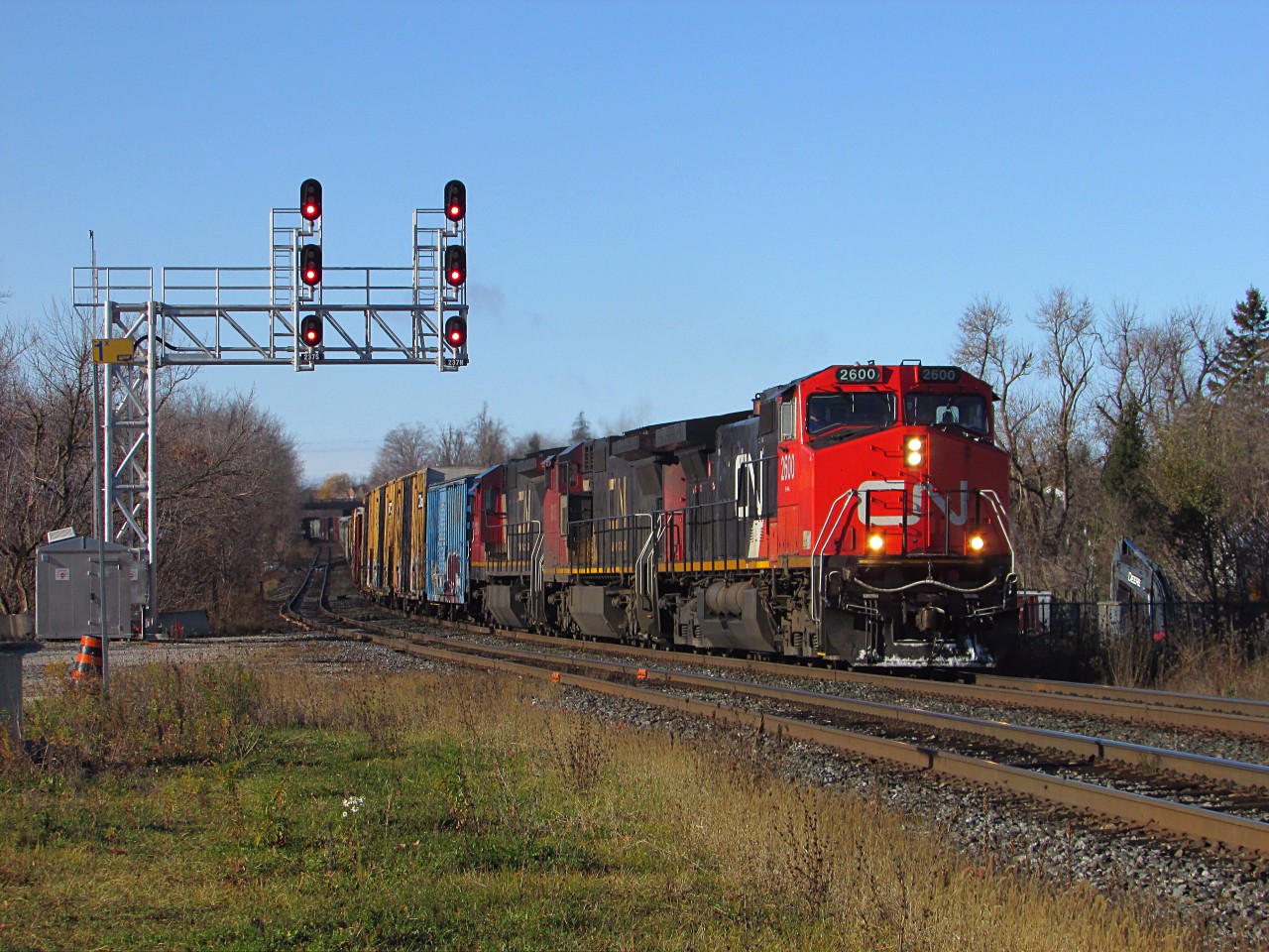 CN M382 approaches Norval on the north track.