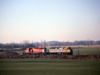 CP train 924 returning light to London with leased VIA 6454 and CP SD40-2 6042. 