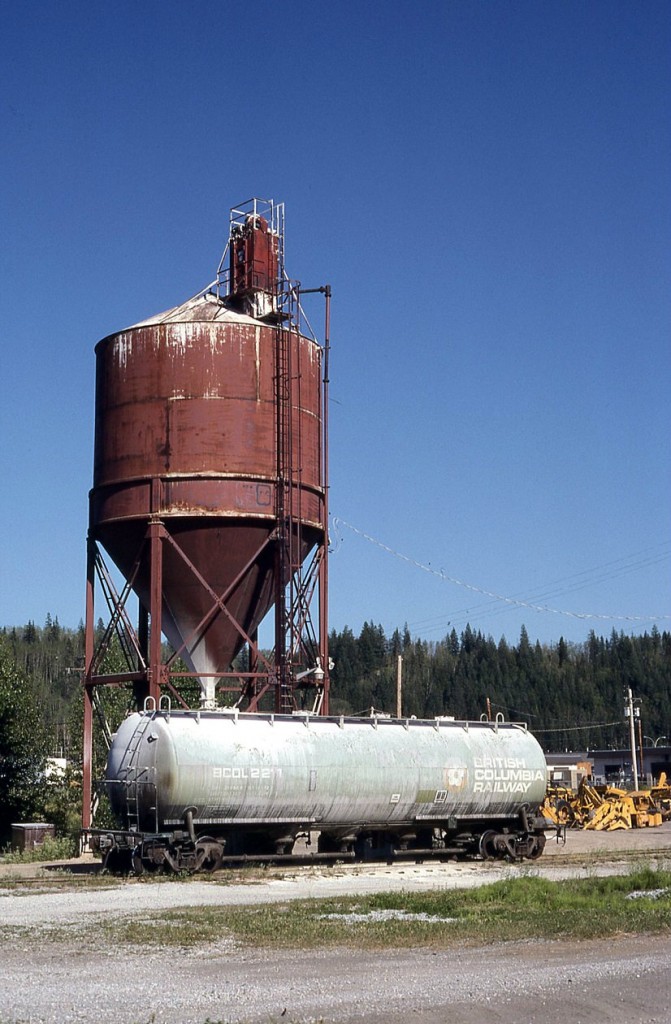 The BCR had 25 of these Procor 100 ton pressure unloading hoppers, used in quicklime service?  Nice little industry for any modeler of the BCR .