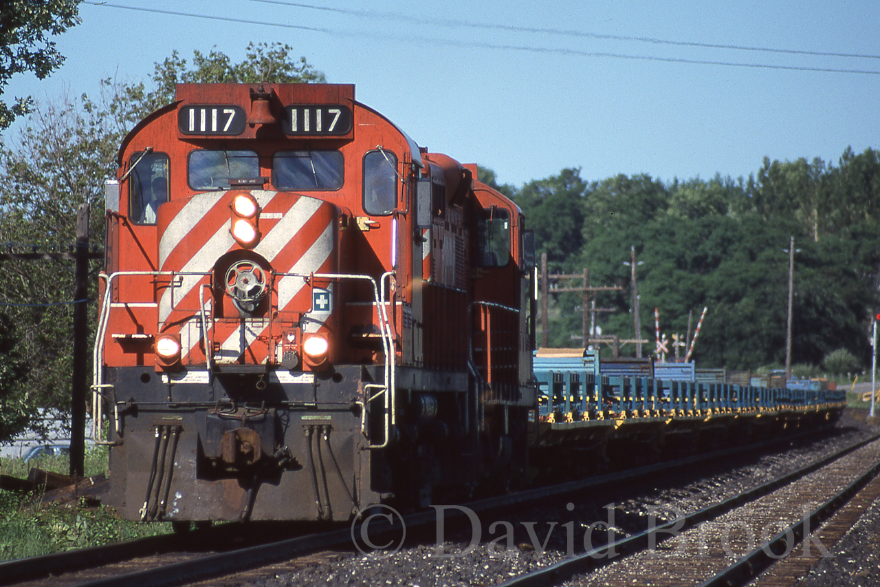 The "Sprint"heads back to St Thomas for more GM frames from Budd. 1117 is the cab car paired with an unknown (by me) GP9