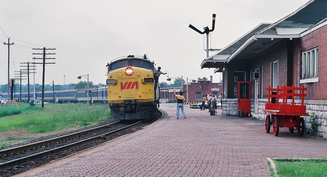 Railpictures.ca sdfourty Photo Orillia. More Via Canadian Bradford
