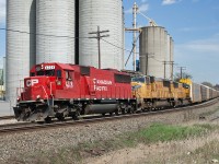 CP 147 snakes through Streetsville with CP 6228, UP 4521 and UP 4245.