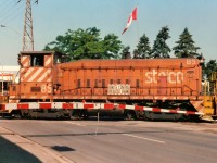 SW900 with close clearance low cab.