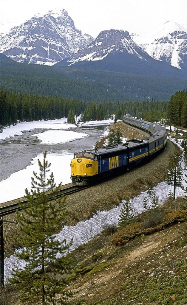 Morant's Curve just as the trees were starting to block the view. In the background, from left to right are; paradise valley, Sheol Mountain, Saddle Mountain, and Fairview Mountain. Lake Louise (not the village) would be in the valley to the right of Fairview Mountain.