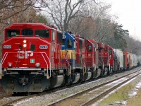 CP 255 paused at NSS Kinnear with CP 6262, DME 6090, CP 6255, CP 9584, CP 8864, CP 2264 and 23 cars