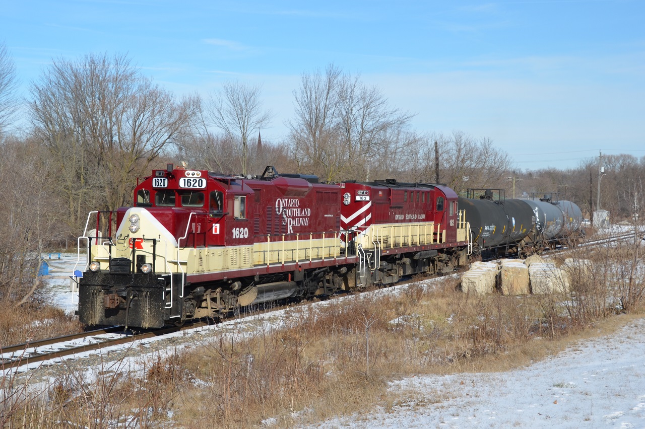On the way to Woodstock I passed through Ingersoll and lucked out as I saw the St. Thomas Job head towards Putnam.
