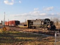 Trillium 1859 is about to switch onto the Thorold Spur after spending an afternoon servicing various places in St Catharines. It's going to head down the Thorold Spur, where it'll unload it's cars in Welland and call it a day.