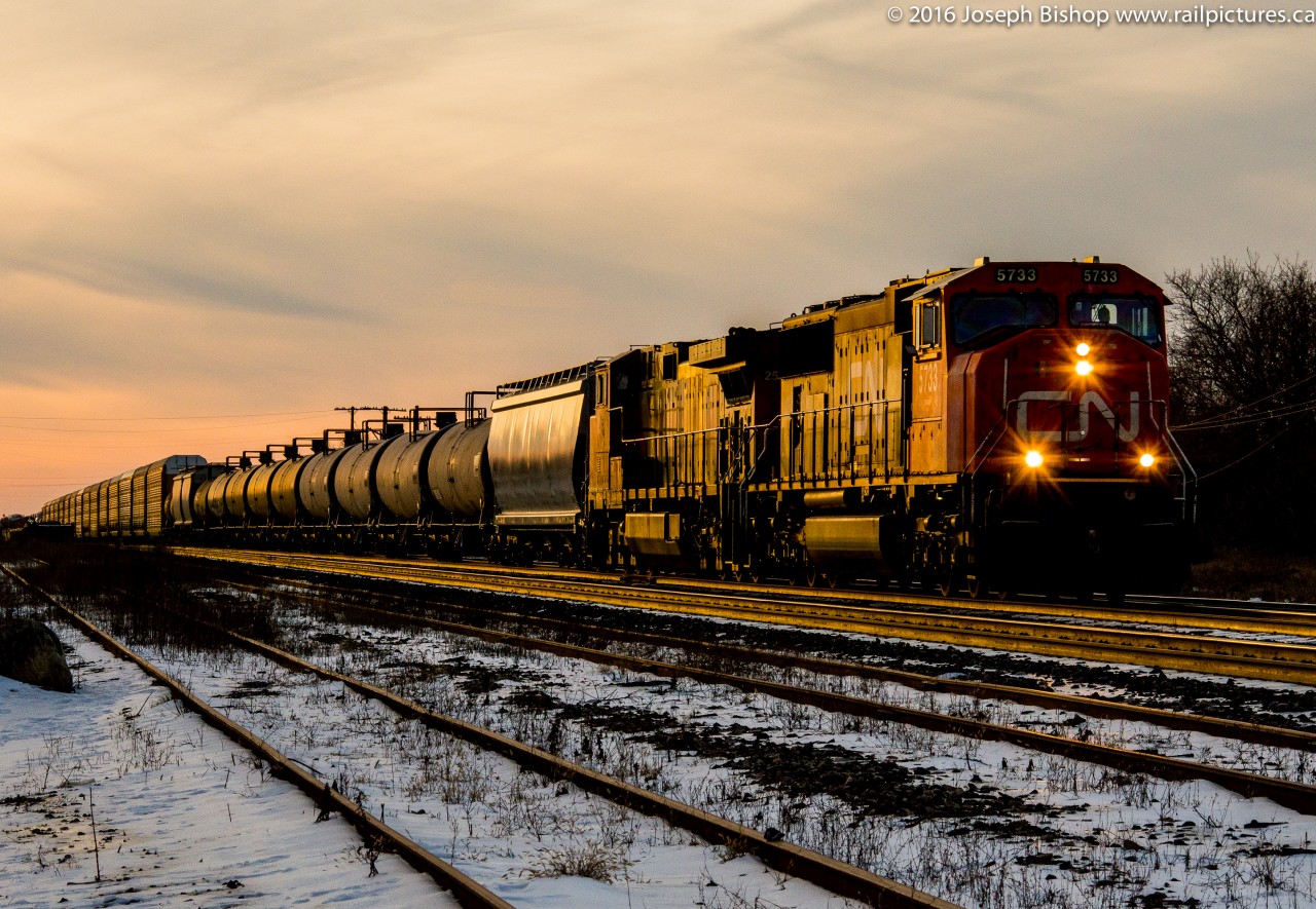 CN 330 rolls through Paris with CN 5733 and CN 2507 in the last light of the day.  This was the first time I'd had my camera out in 2016 and was fairly happy with the result, here's to a great 2016!