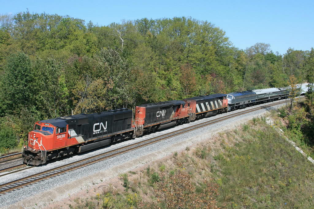 What I thought was a normal - run of the mill WB CN proved out to be a little more.....IC E unit and several corporate cars were returning from CN Family Days in Montreal on this westbound