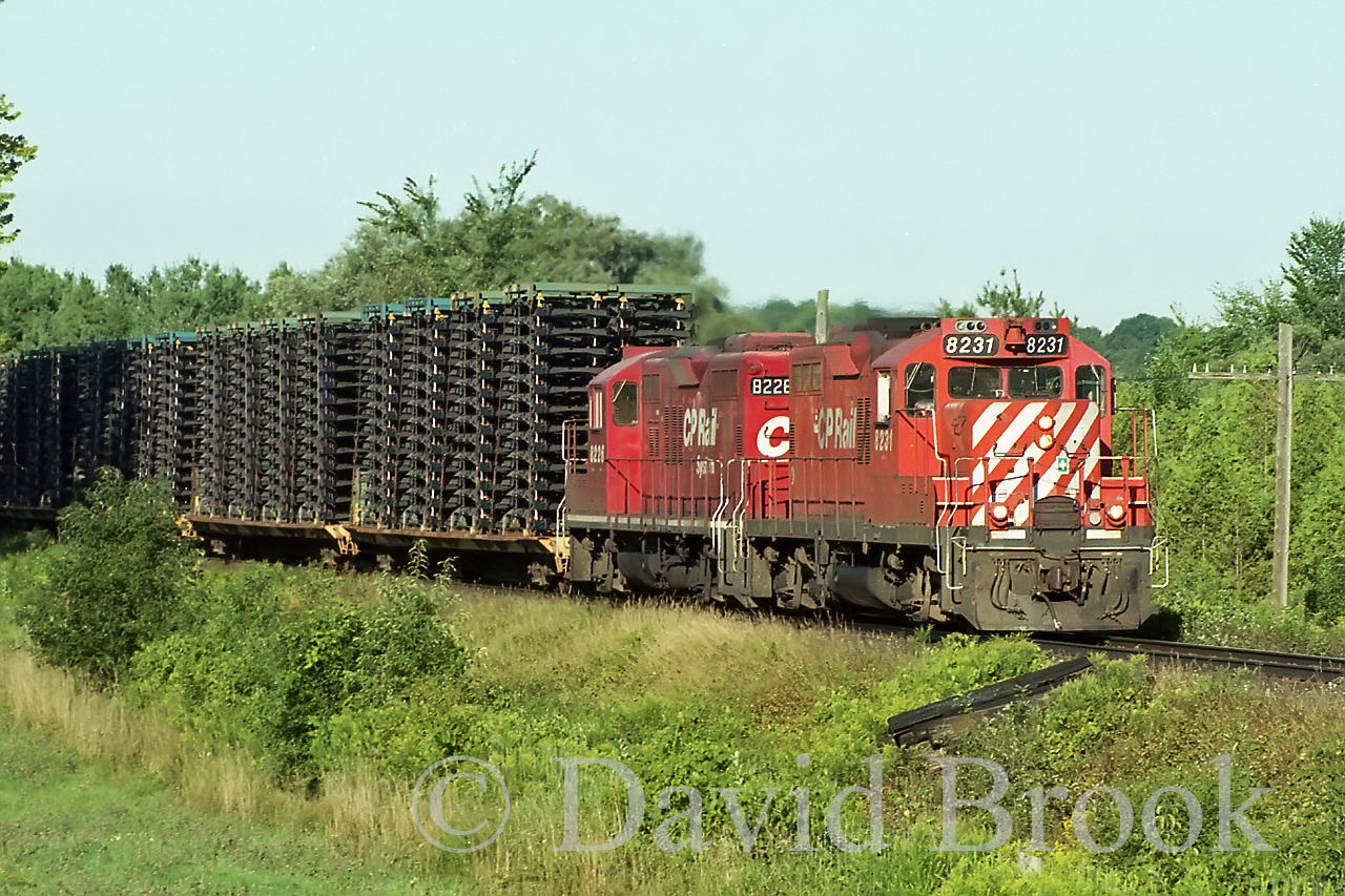 As Stephen Host mentioned, predictability was one of the great things about the Sprint Train; for photographers too.......