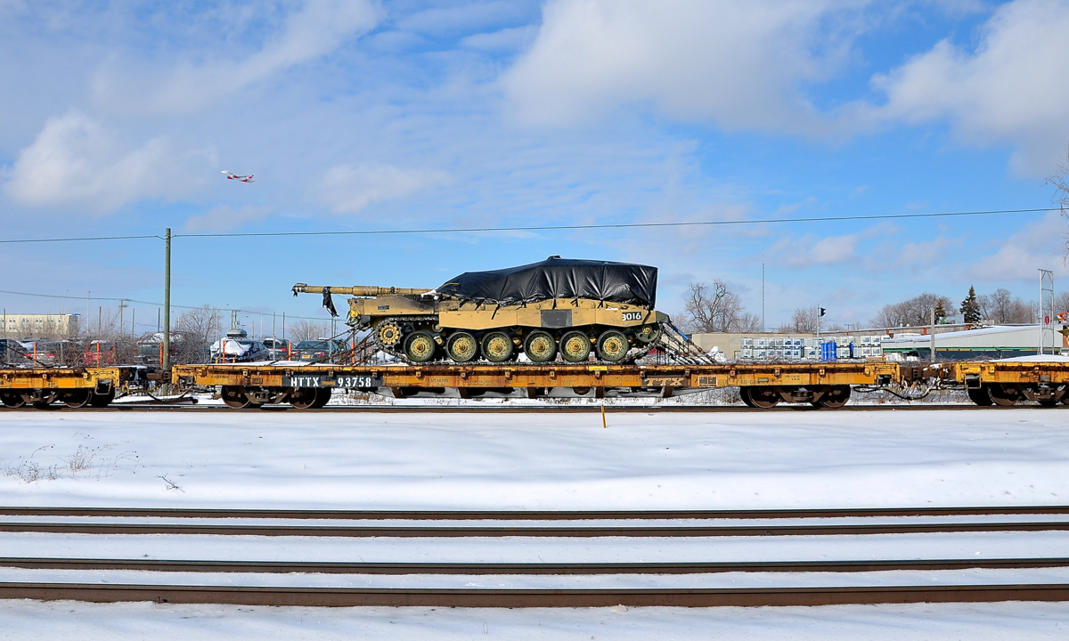A British tank on its way home. A British Challenger II tank is through Dorval on CP 142, on its way to the port of Bécancour, Qc before heading home.
