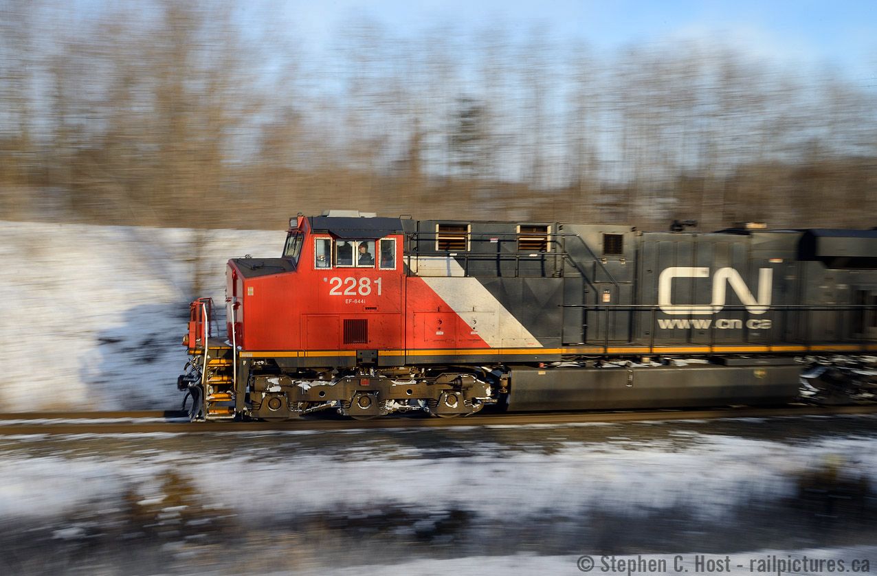 Wasting no time, CN 148 is hot on the heels of M384/501 who died on the hill due to coooold coooold temperatures and not enough air to recover the trainline. CN sent a puller crew (501) to assist but it took over an hour to pump enough air to operate the brakes. After a four hour delay, 501 finally got on the move, and in less than a hour you'd also see 148, 231, 435, and 422. During this time 551 ran from Aldershot to Milton to work the glass lead - busy times in Milton. Why were we out ? Oh yeah, that thing in the sky called Sun - makes -15 seem warmer  doesn't it :)