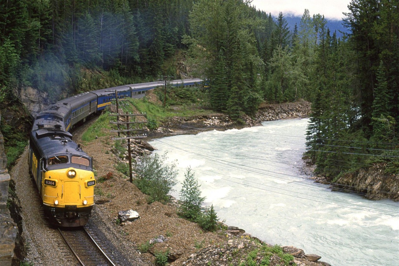 The CP ROW has to squeeze through this narrow area at the end of a relatively broad flat valley that hosts the town of Field. The tracks, Kicking Horse River and the Trans Canada Highway converge on this spot.