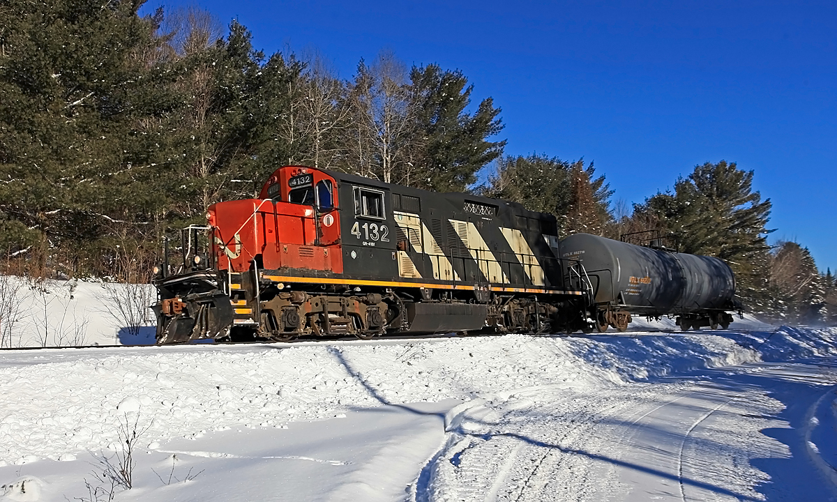 CN 595 heads south with one tank for Stepan Chemical in Longford Mills.