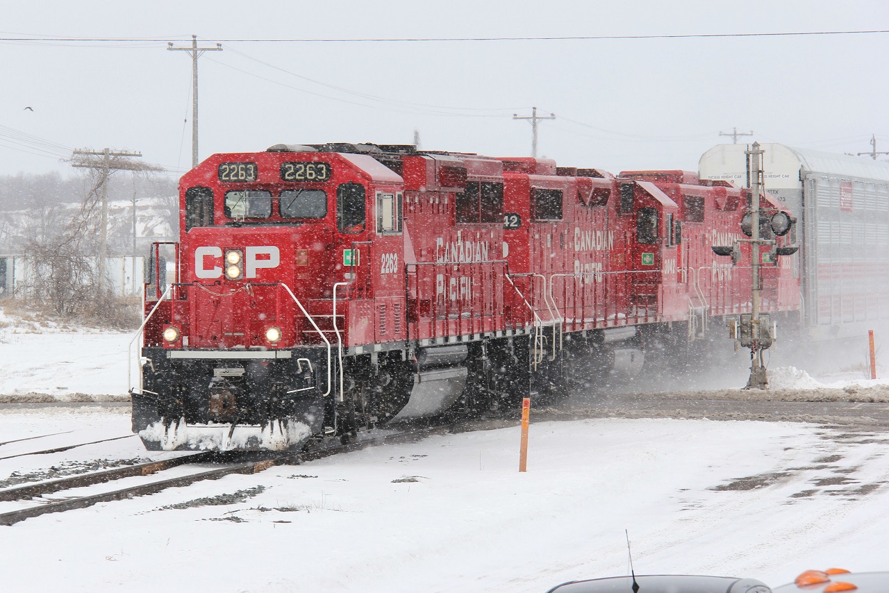 CP T72 (Wolverton Turn) heads into Wolverton in some flurries. Power was CP 2263-CP 3042-CP 3033. Time - 14:27.