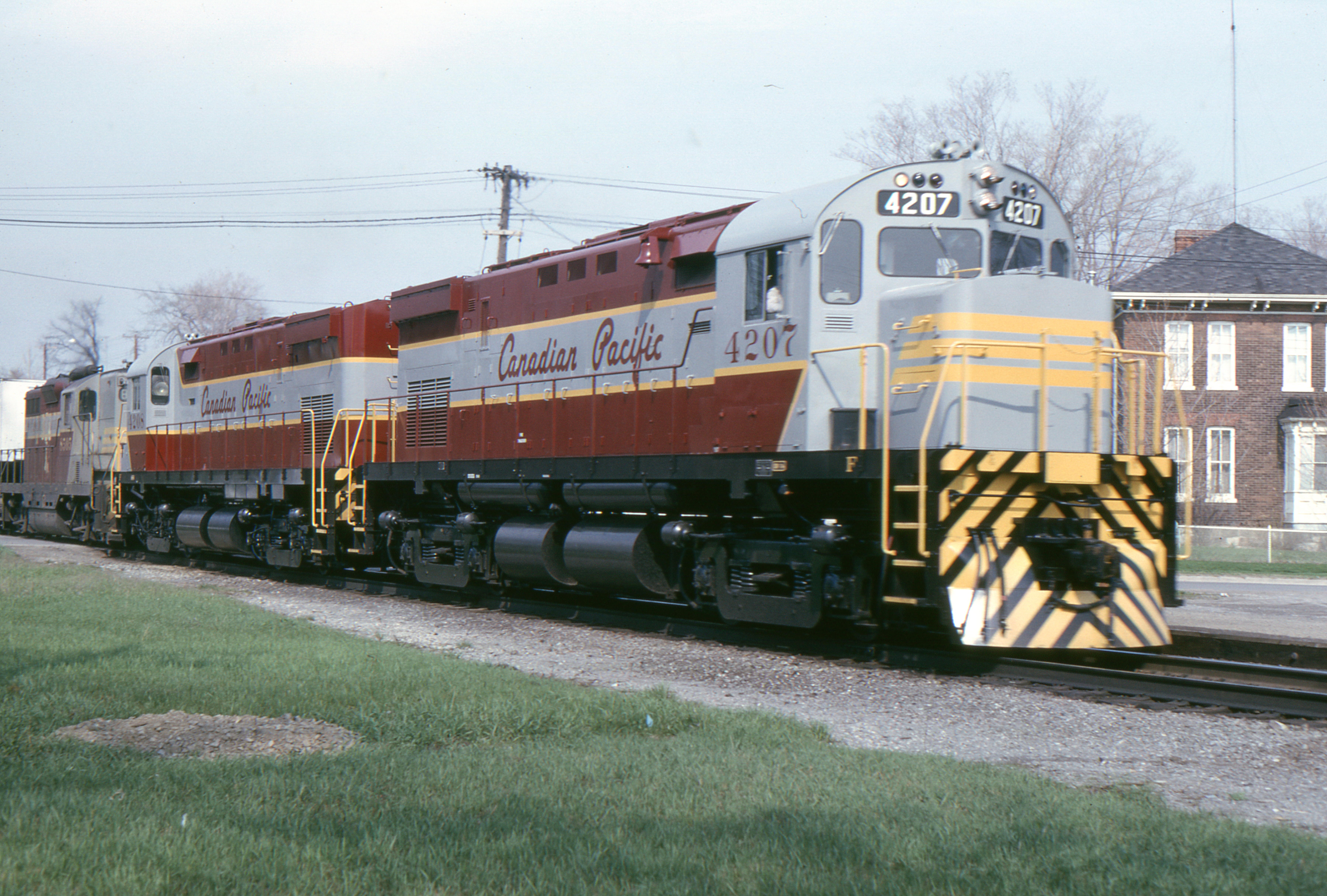Railpictures.ca - Doug Hately Photo: Looking like their first trip