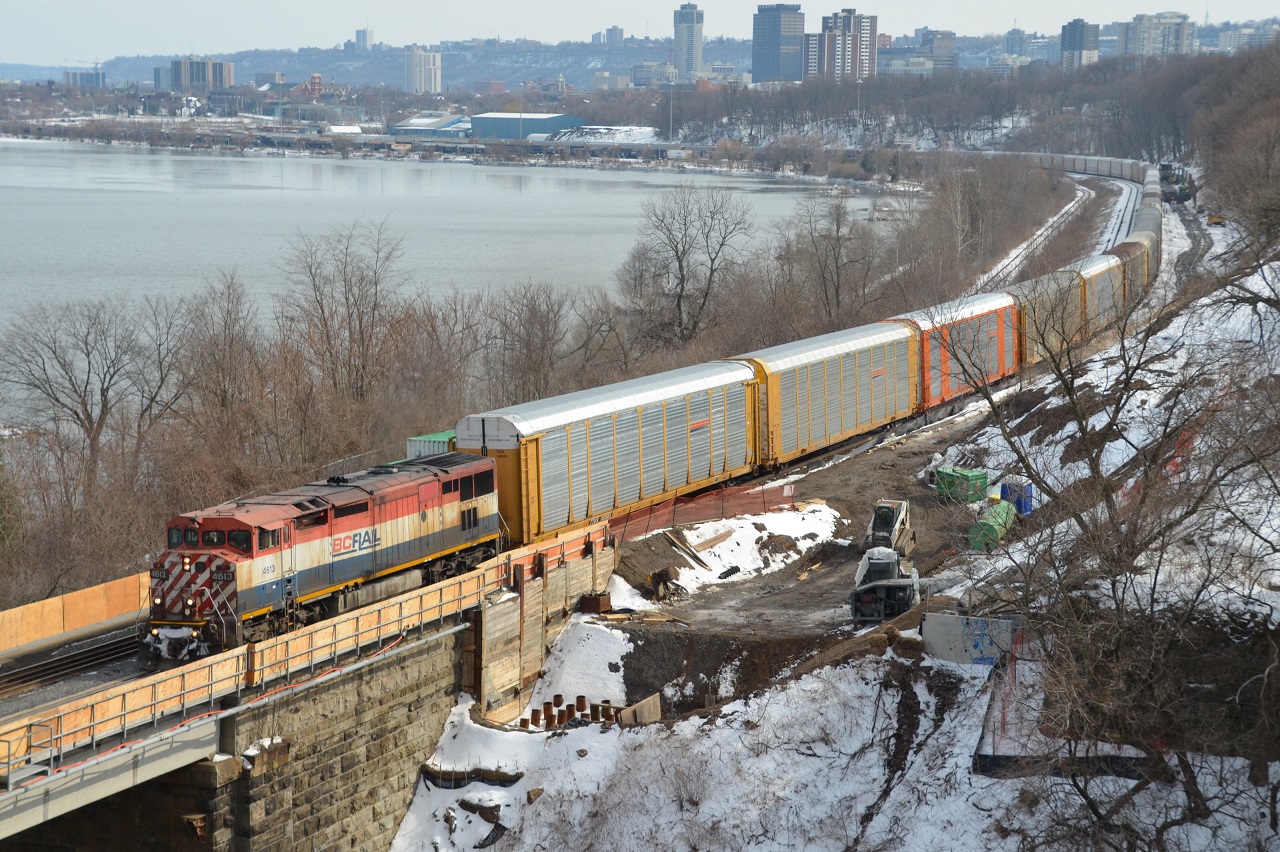 CN E232 heads towards the CN Oakville Sub with extra autos for Oakville yard. This is the second 232 in 2 days.