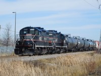 CEMR 4001 and 4000 are on the head-end of 13 cars destined for CN's Symington Yard.